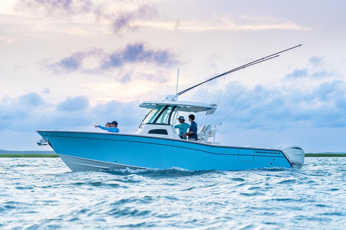 Canyon 306
30' CENTER CONSOLE