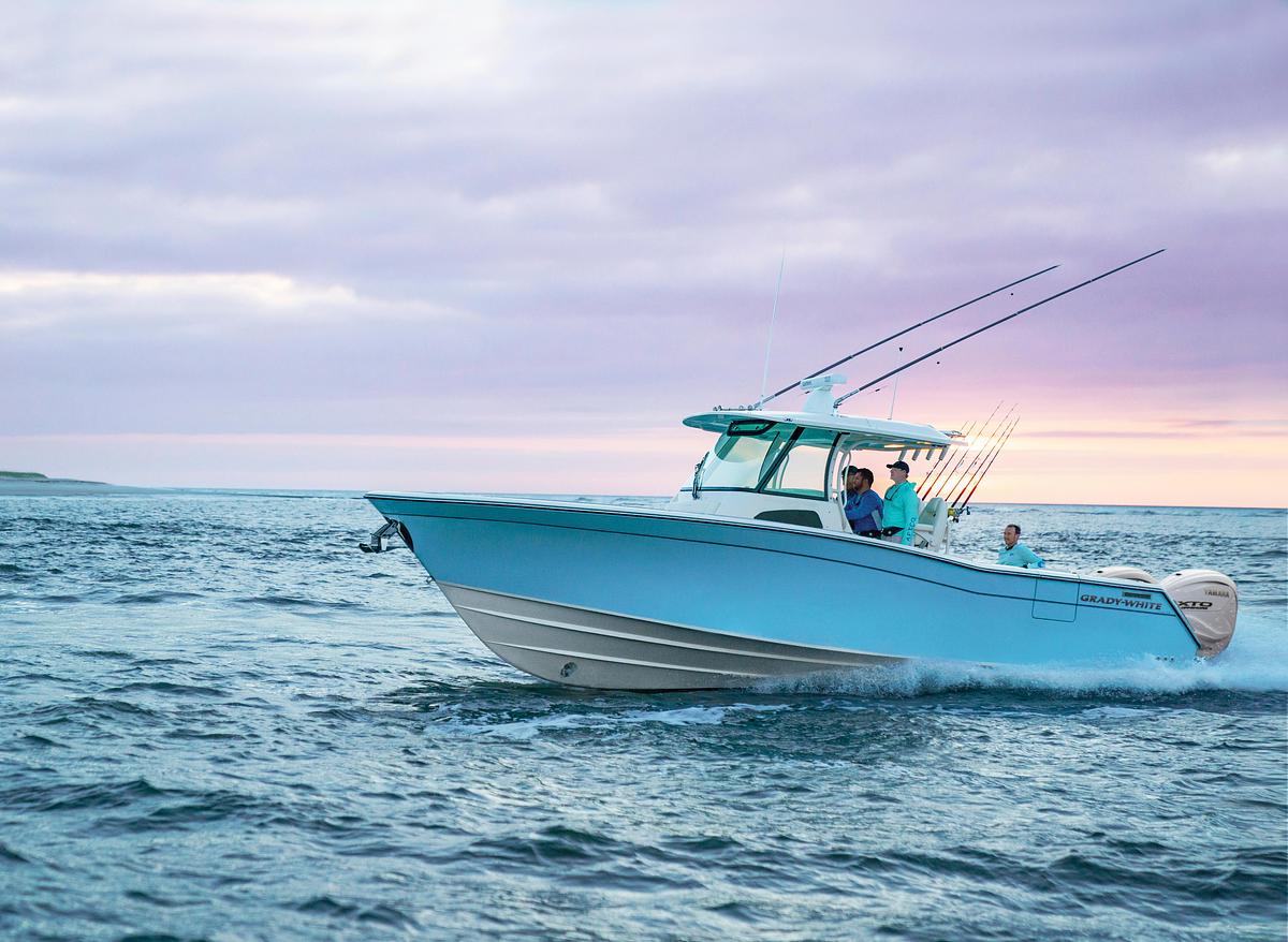 Canyon 336
33' CENTER CONSOLE