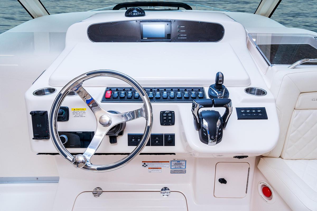 Express 370 37' EXPRESS CABIN