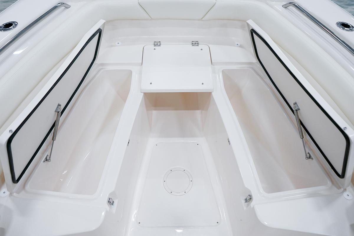 Canyon 271
27' CENTER CONSOLE
