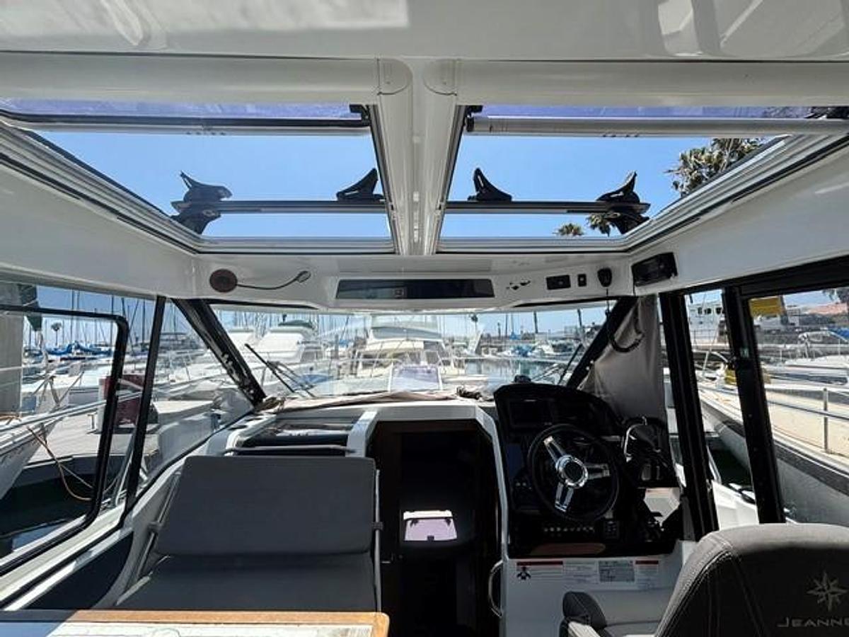 Used 2019 Jeanneau NC895 Offshore