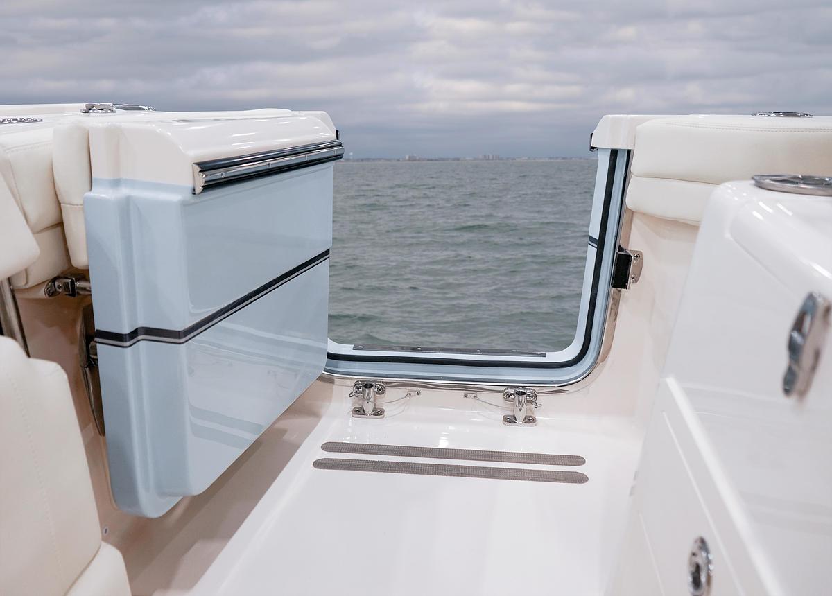 Canyon 271
27' CENTER CONSOLE