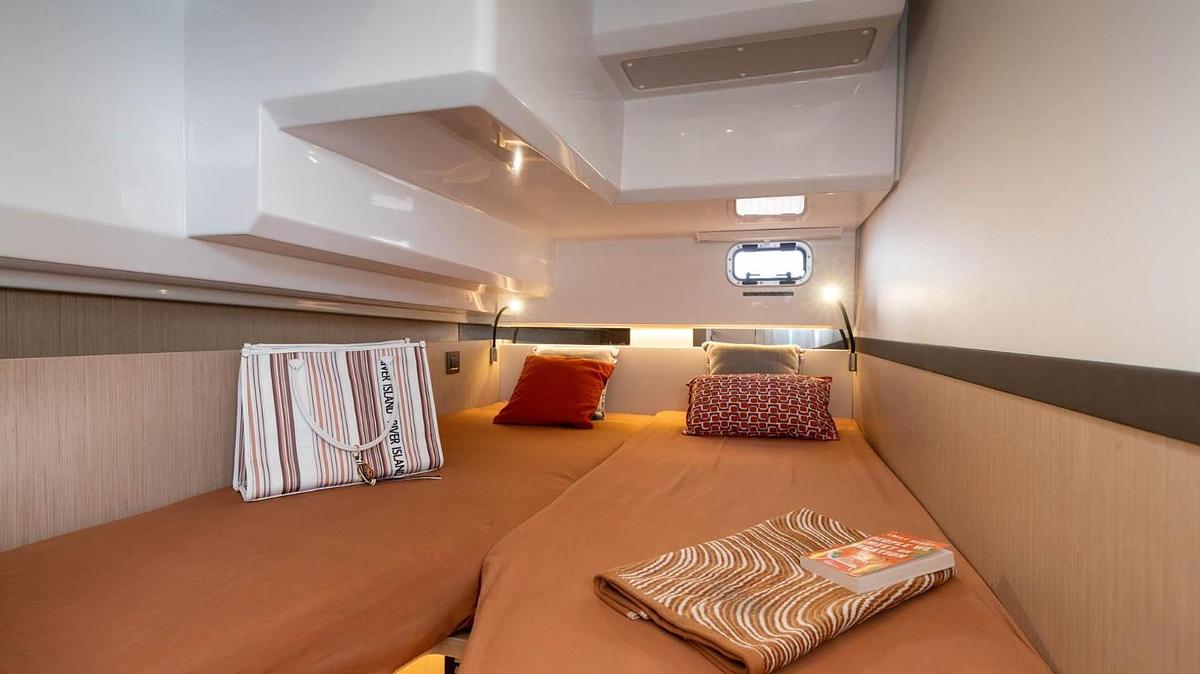 Used 2027 Jeanneau TH38