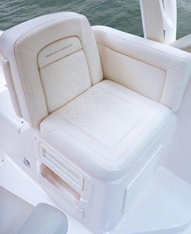 2026 Grady-White Express 370