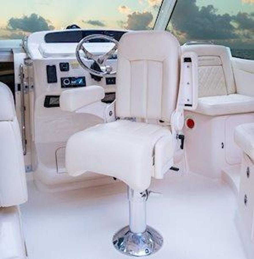 2026 Grady-White Express 370