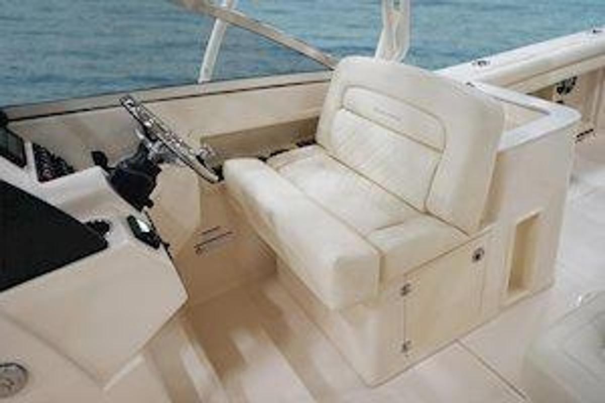 2026 Grady-White Freedom 275