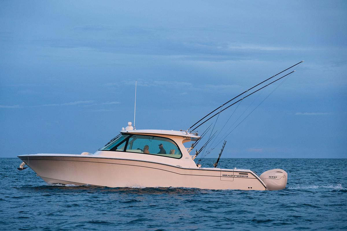 Freedom 415
41' DUAL CONSOLE