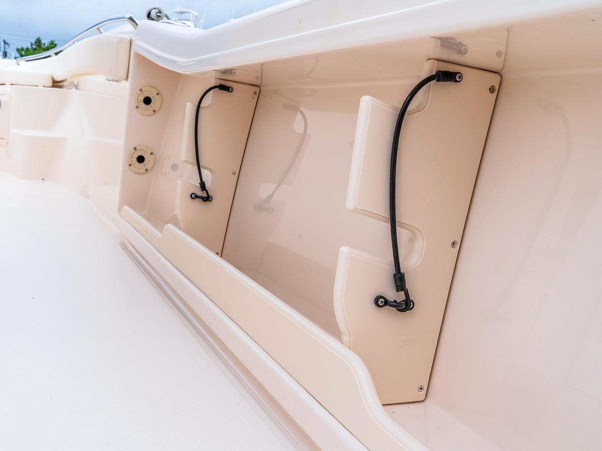 281 CE
28' COASTAL EXPLORER