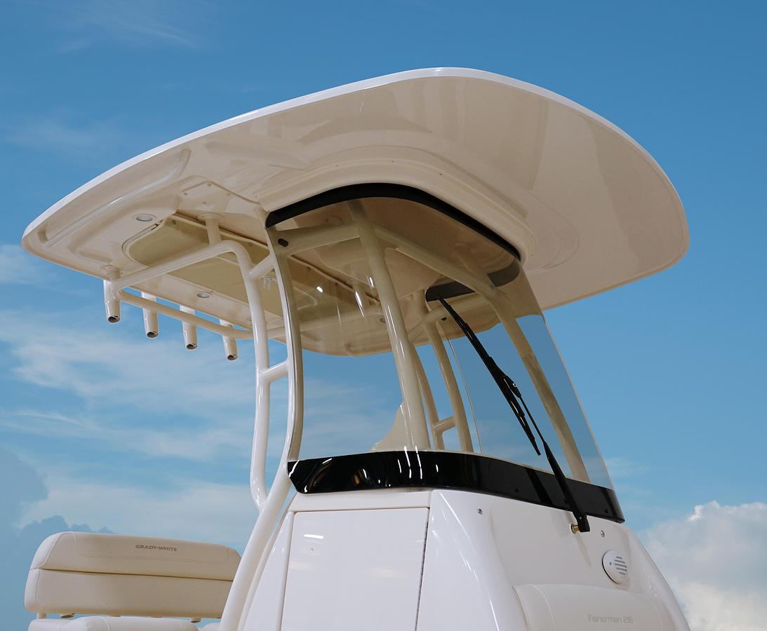 Fisherman 216 21' CENTER CONSOLE