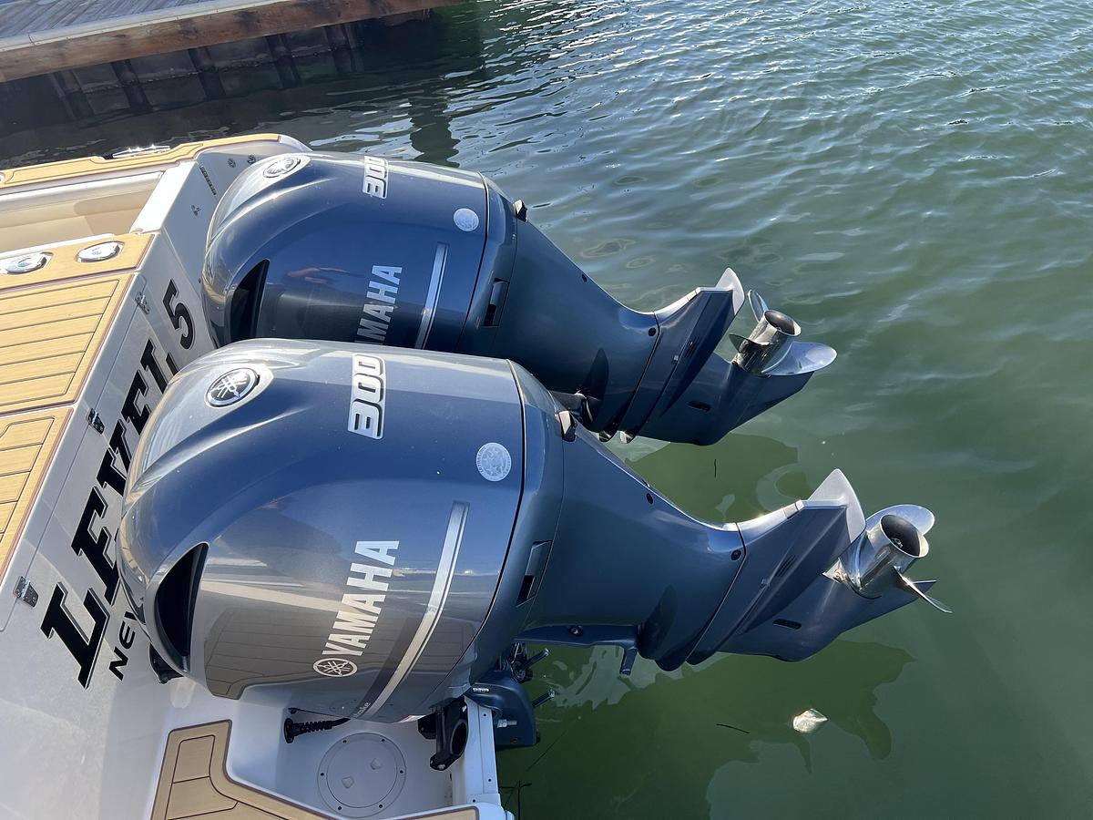 Used 2021 Grady-White Marlin 300