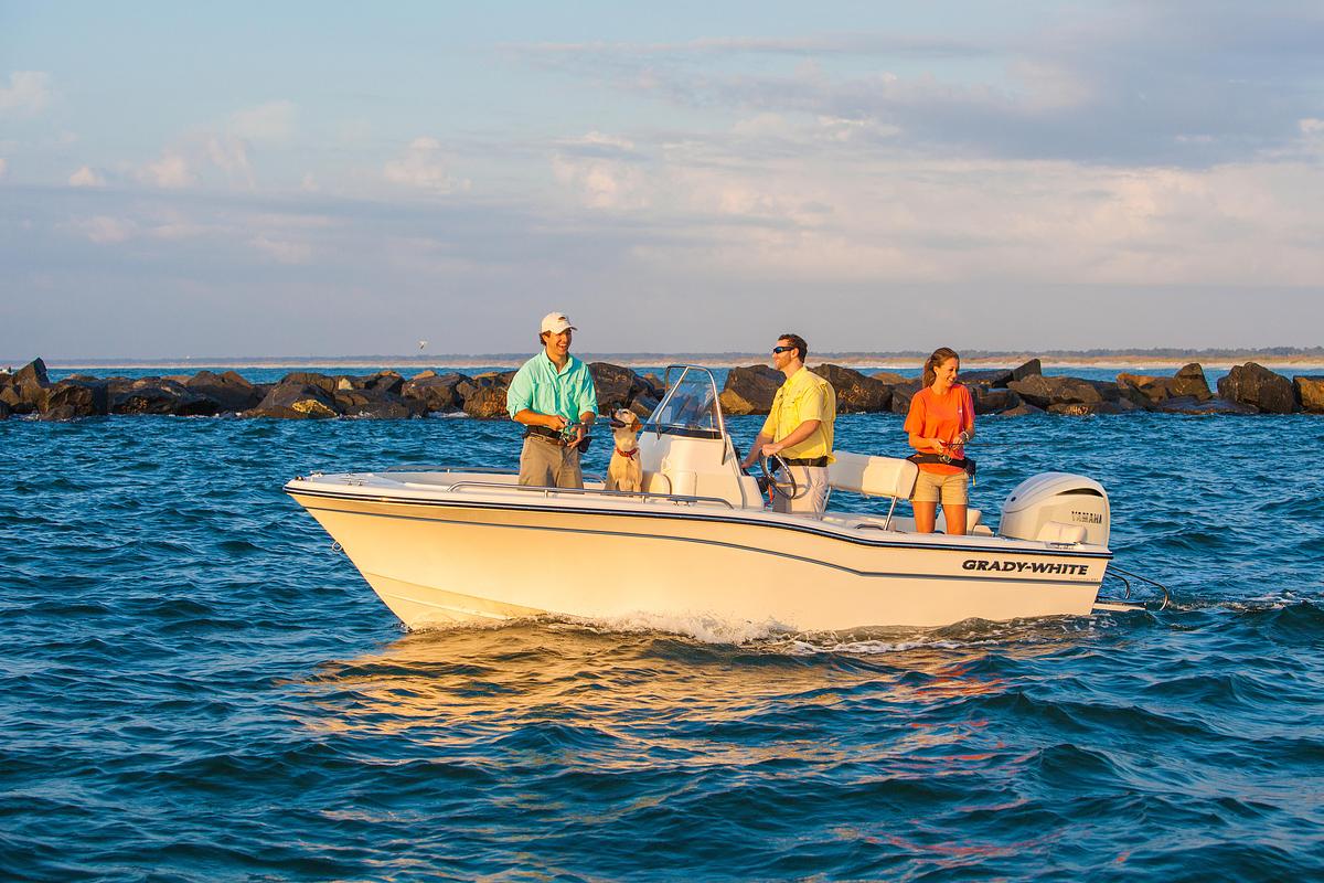 Fisherman 180  18' CENTER CONSOLE