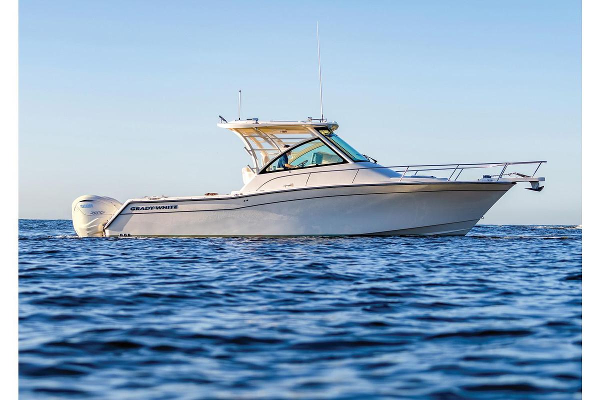 2025 Grady-White Express 330