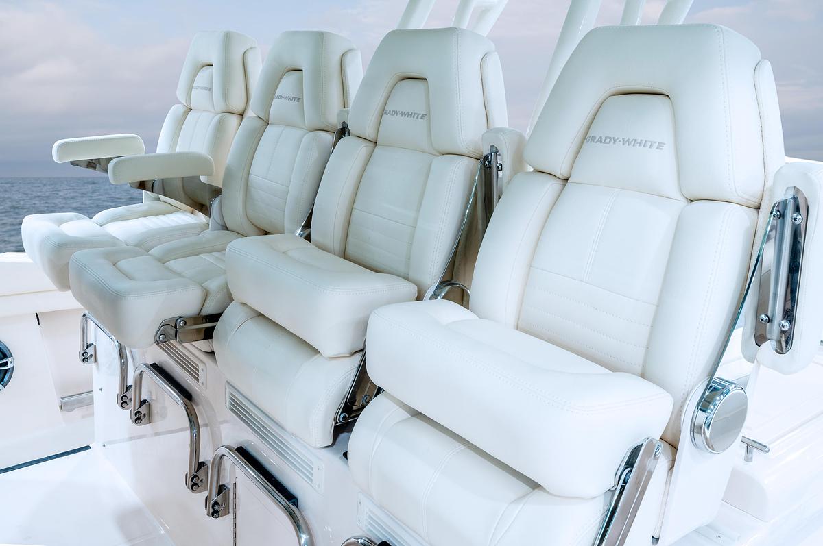 Canyon 456
45' CENTER CONSOLE