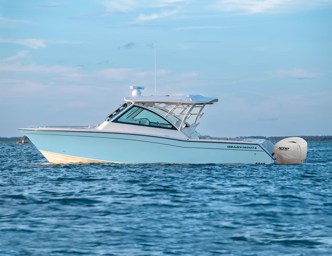 Freedom 375  37' DUAL CONSOLE