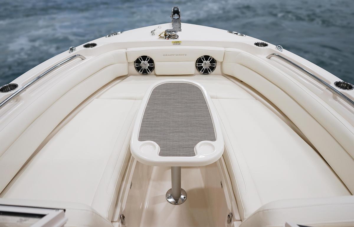 Freedom 235
23' DUAL CONSOLE