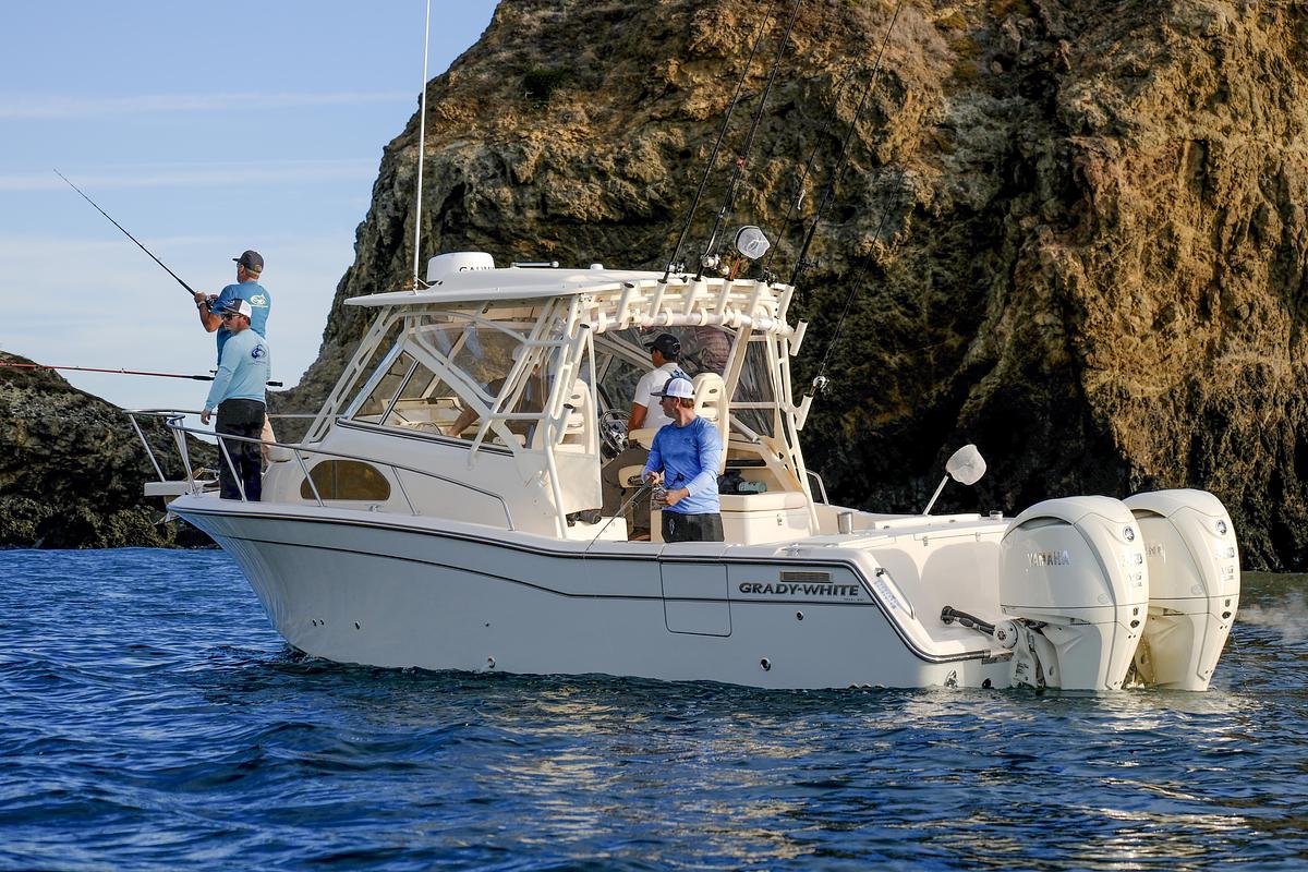 Marlin 300
30' WALKAROUND CABIN