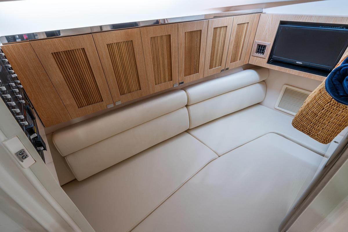 Freedom 345
33' DUAL CONSOLE