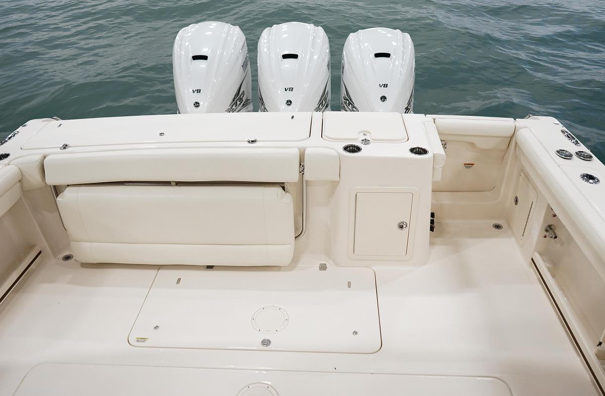 Freedom 375  37' DUAL CONSOLE