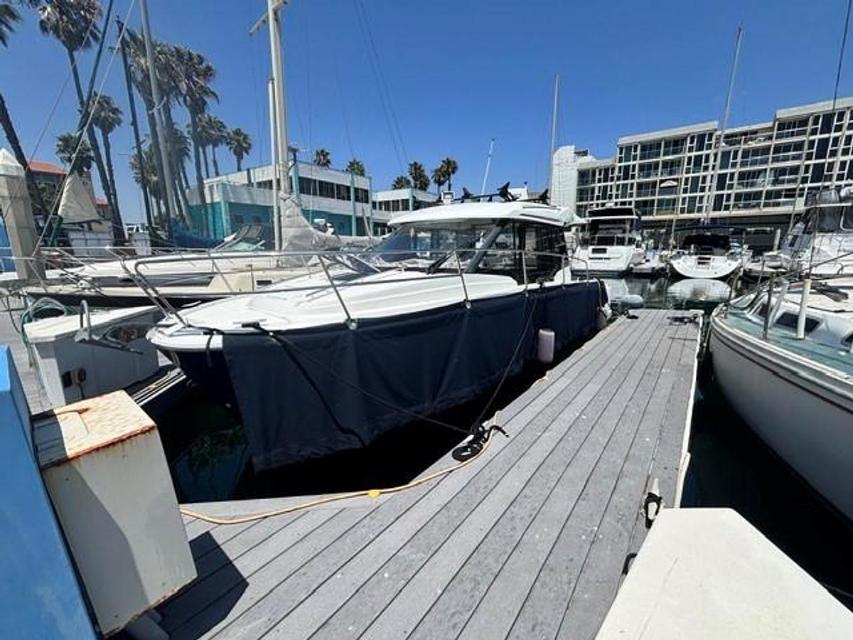 Used 2019 Jeanneau NC895 Offshore