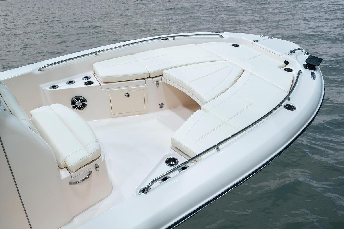 251 CE
25' COASTAL EXPLORER