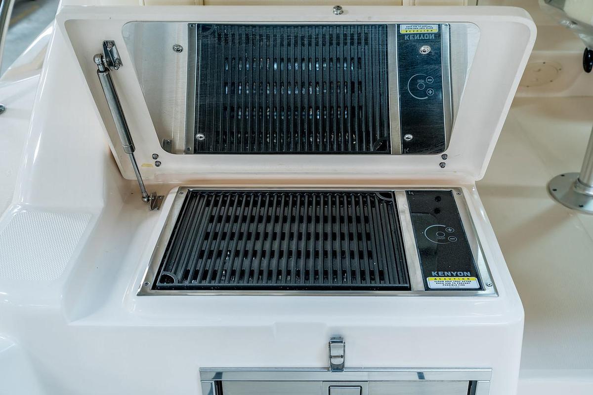 2025 Grady-White Express 330