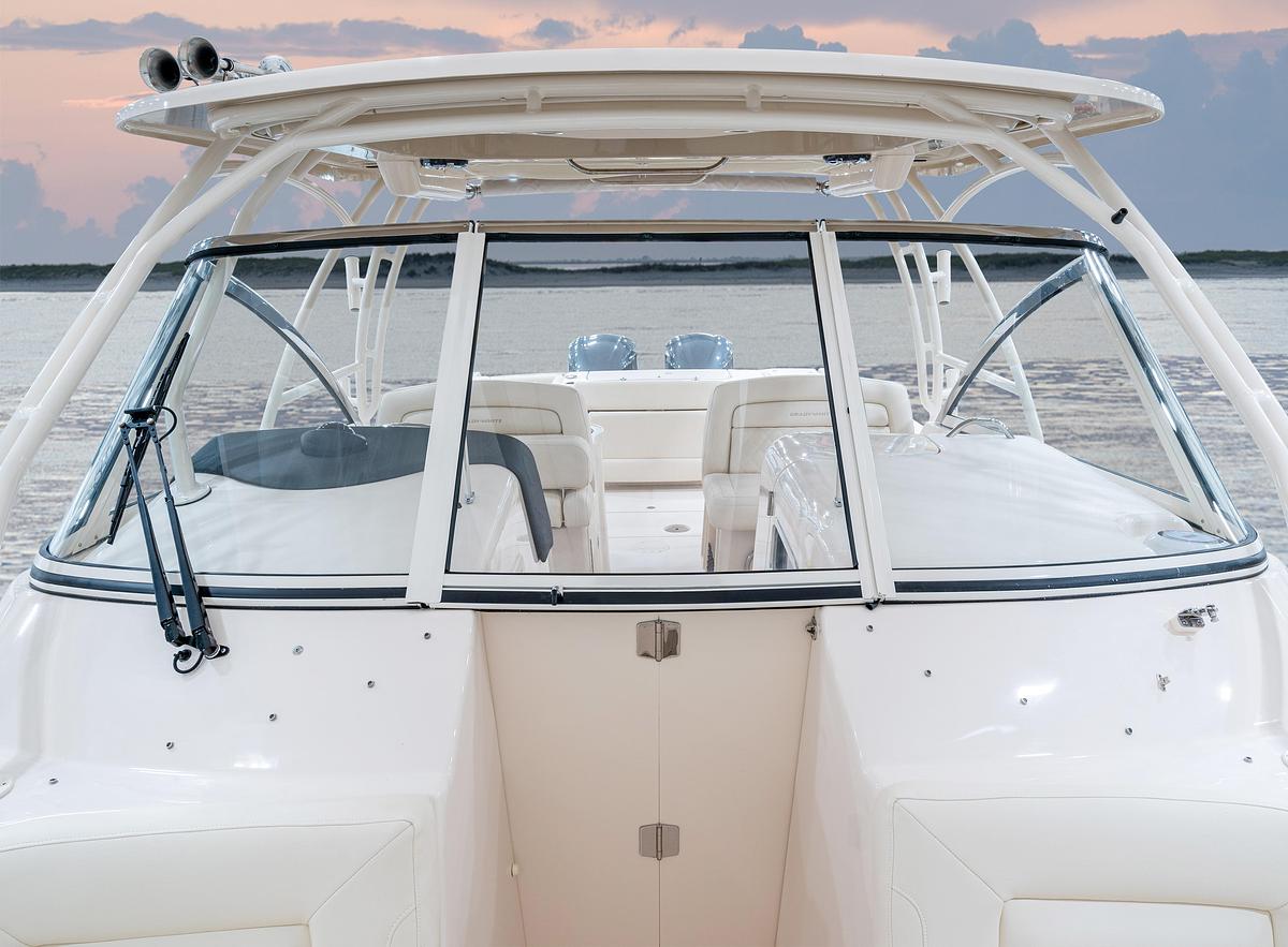 Freedom 307
30' DUAL CONSOLE