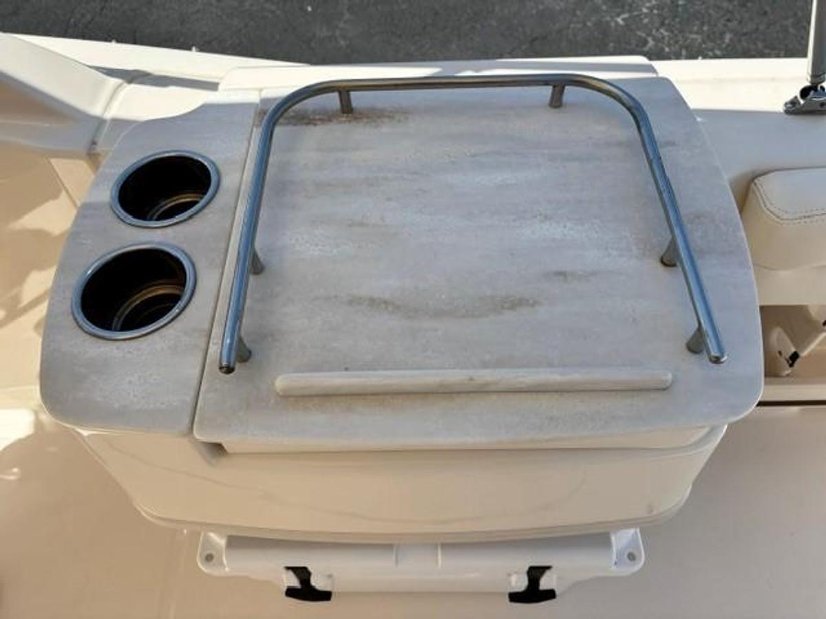 Used 2020 Grady-White Freedom 235