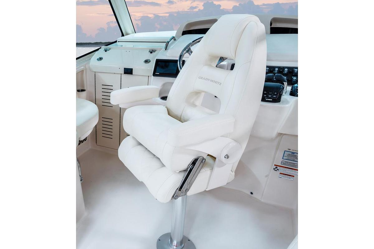 2025 Grady-White Express 330