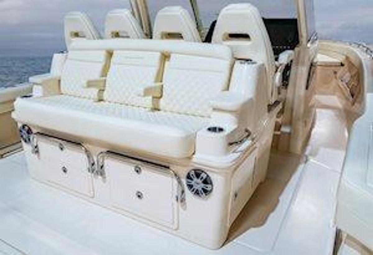 2026 Grady-White Canyon 386