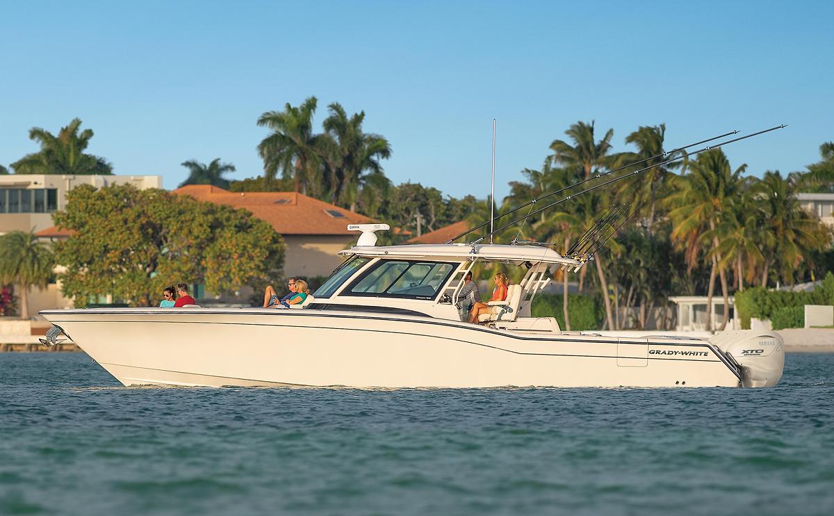 Canyon 456
45' CENTER CONSOLE