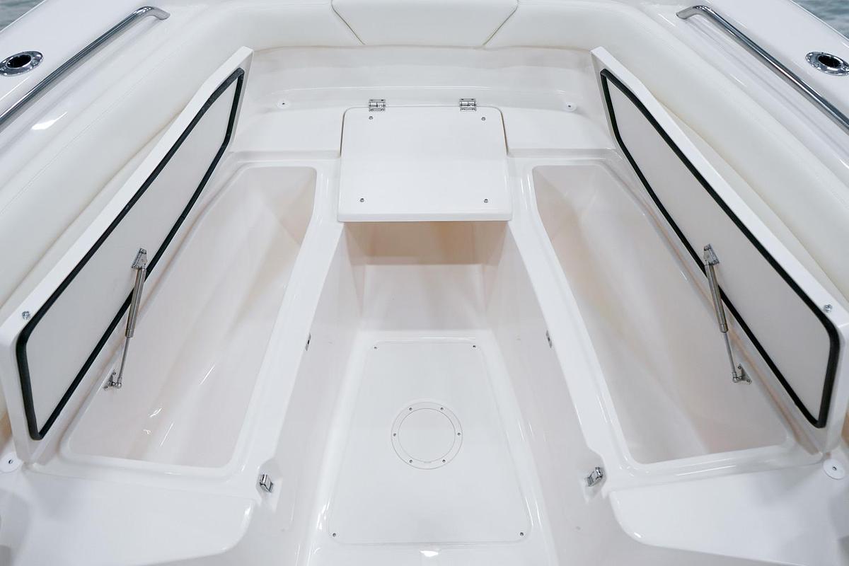 2025 Grady-White Canyon 271