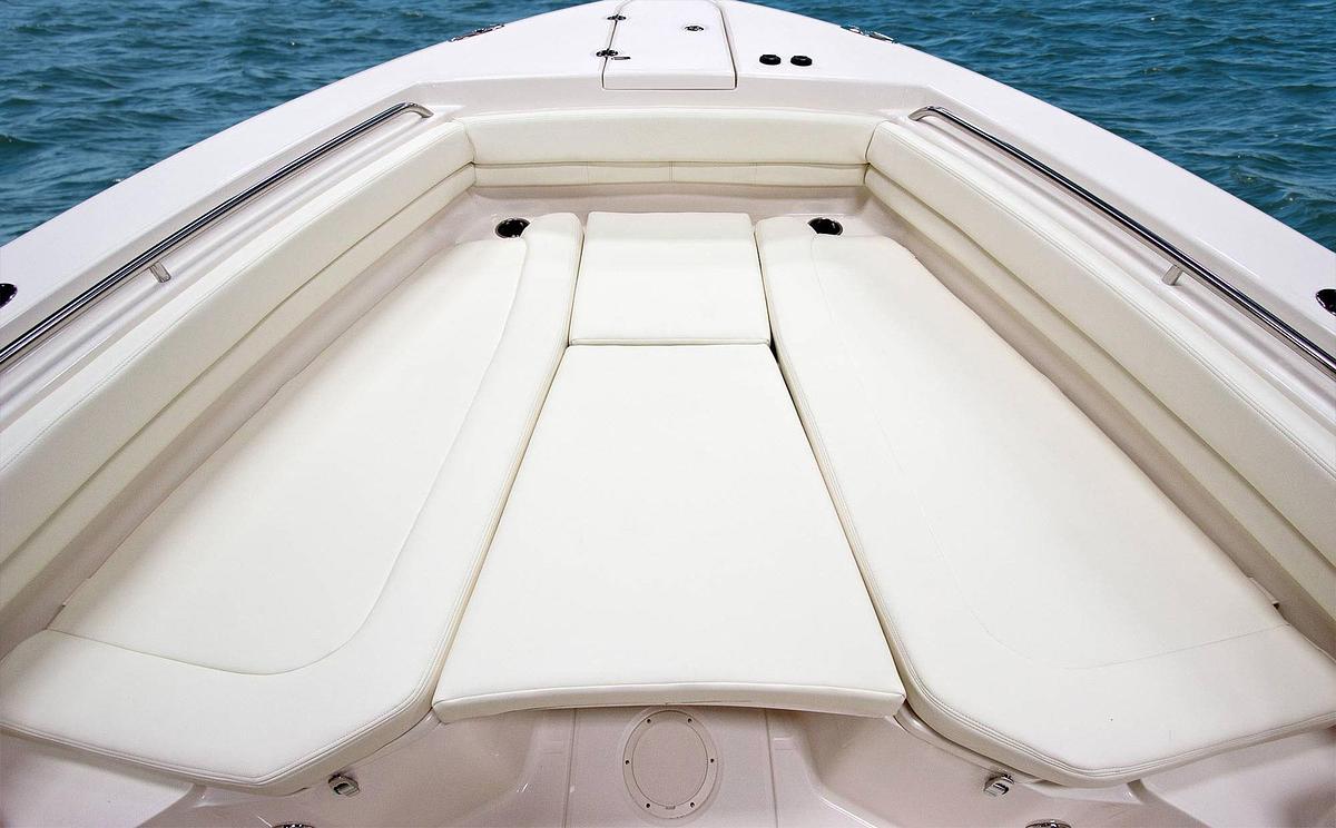 Canyon 306
30' CENTER CONSOLE