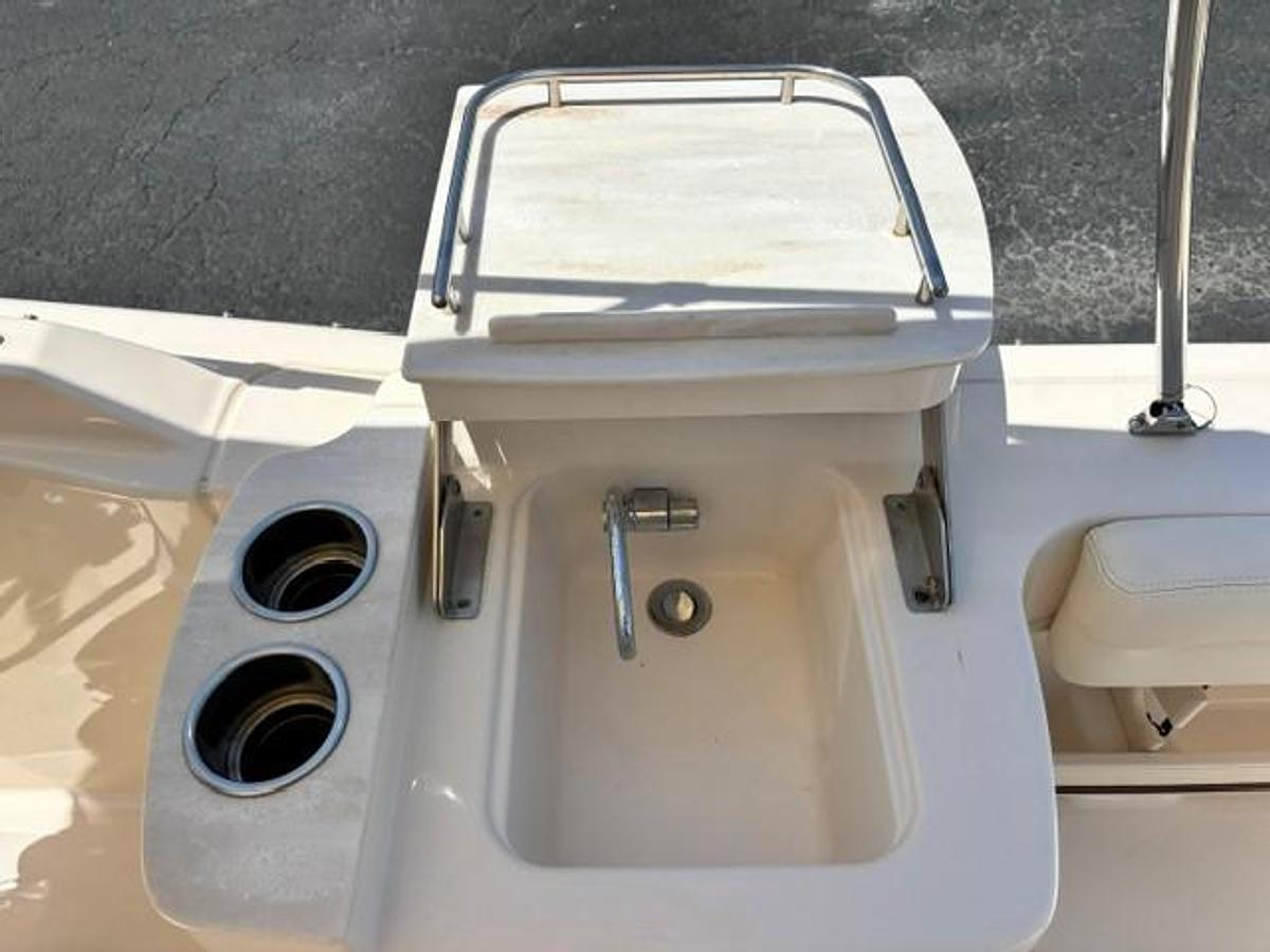Used 2020 Grady-White Freedom 235