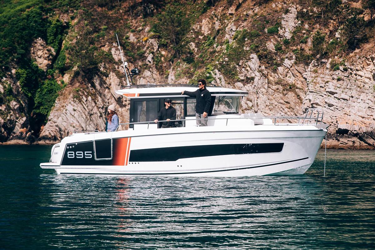 NC 895 Sport Serie2