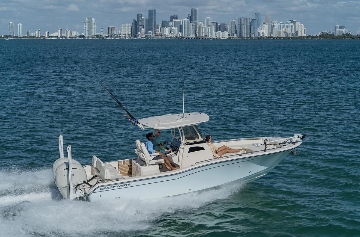 281 CE
28' COASTAL EXPLORER