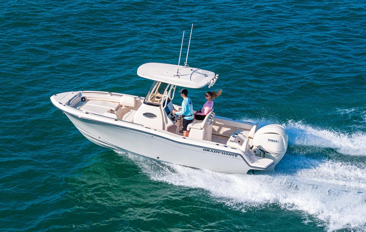 Fisherman 216 21' CENTER CONSOLE