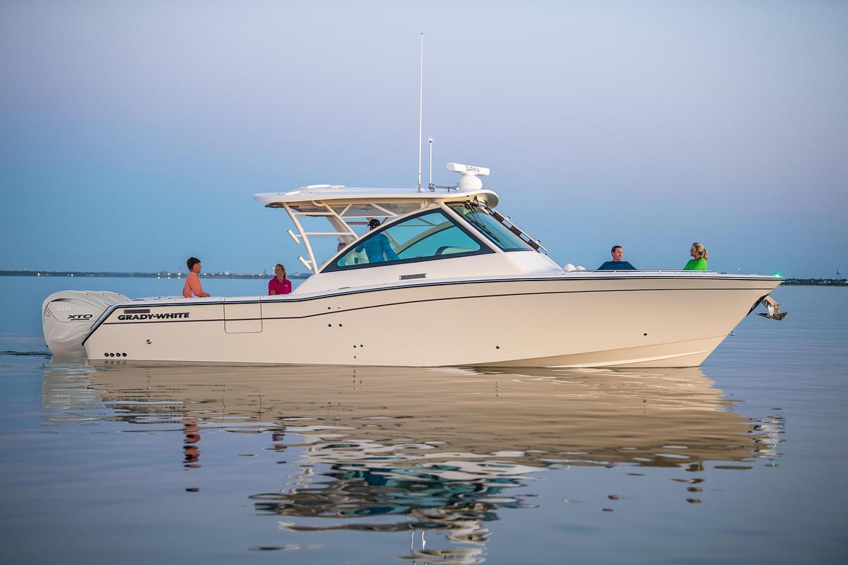 Freedom 375  37' DUAL CONSOLE