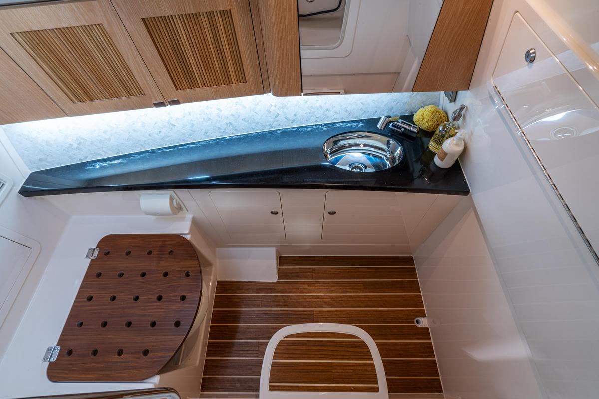 Freedom 345
33' DUAL CONSOLE