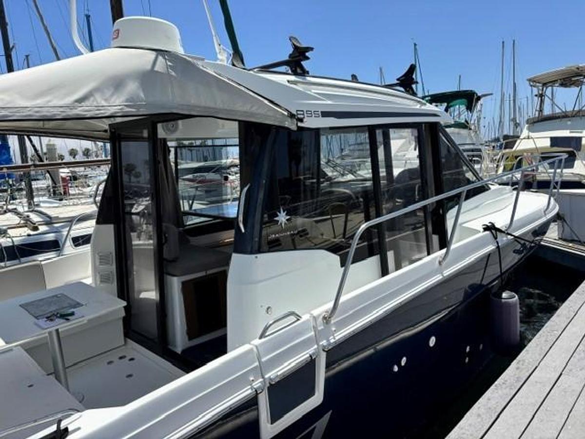 Used 2019 Jeanneau NC895 Offshore