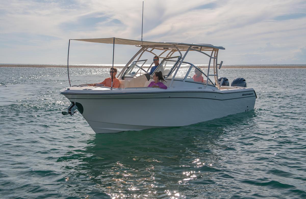 Freedom 275
27' DUAL CONSOLE