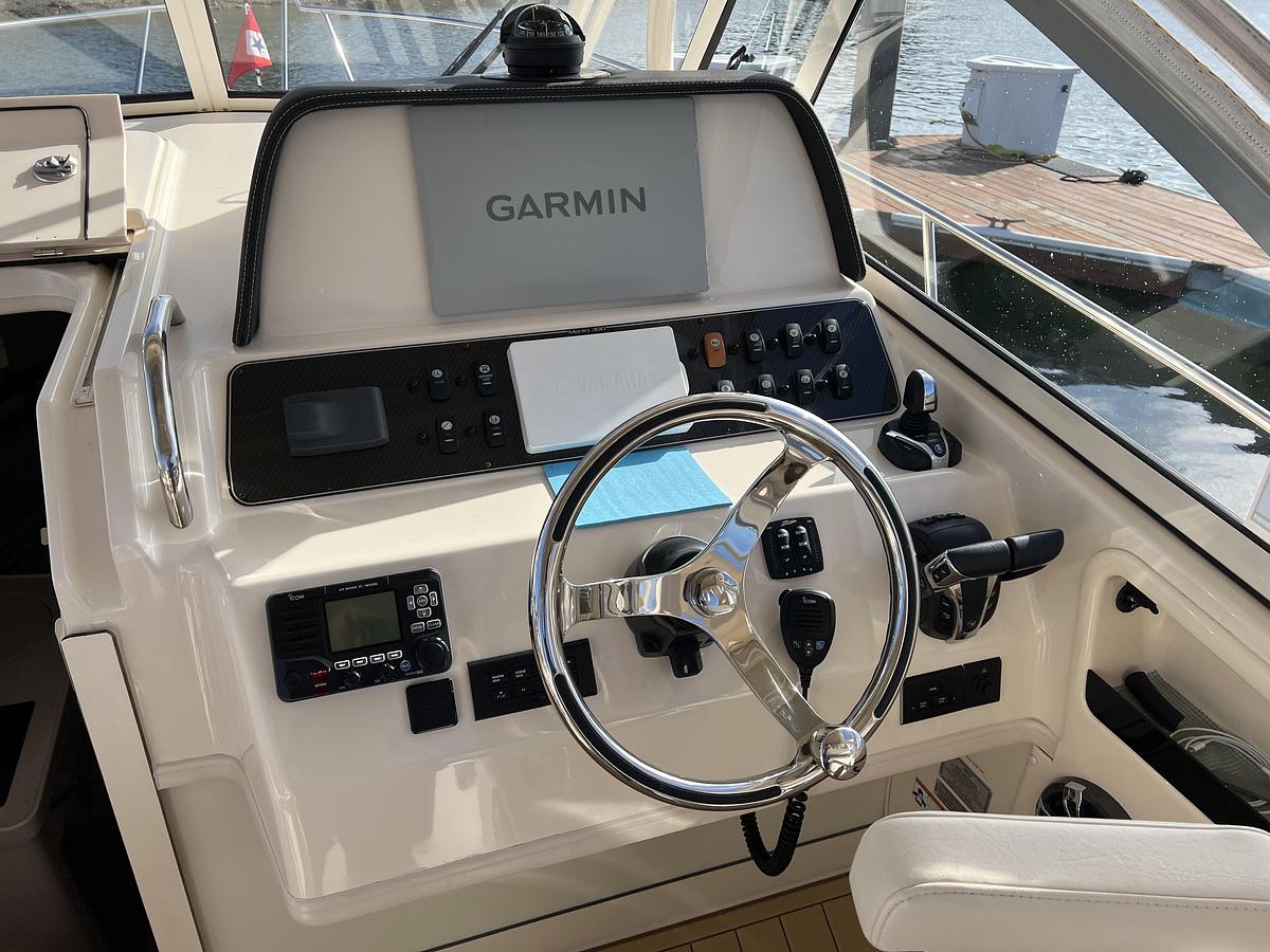 Used 2021 Grady-White Marlin 300