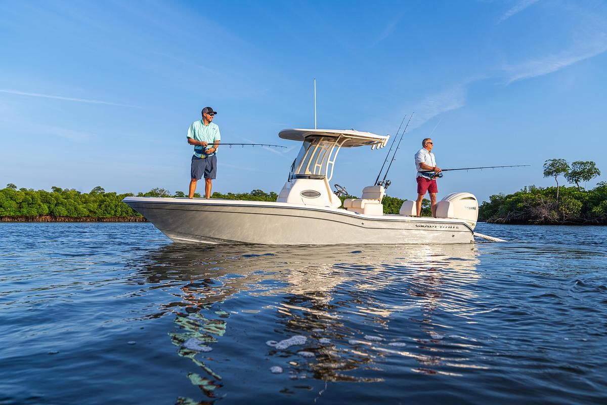 231 CE
23' COASTAL EXPLORER