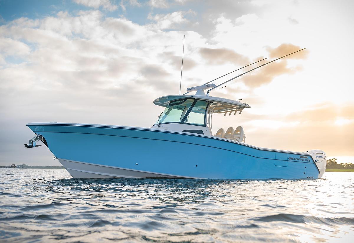 Canyon 336
33' CENTER CONSOLE