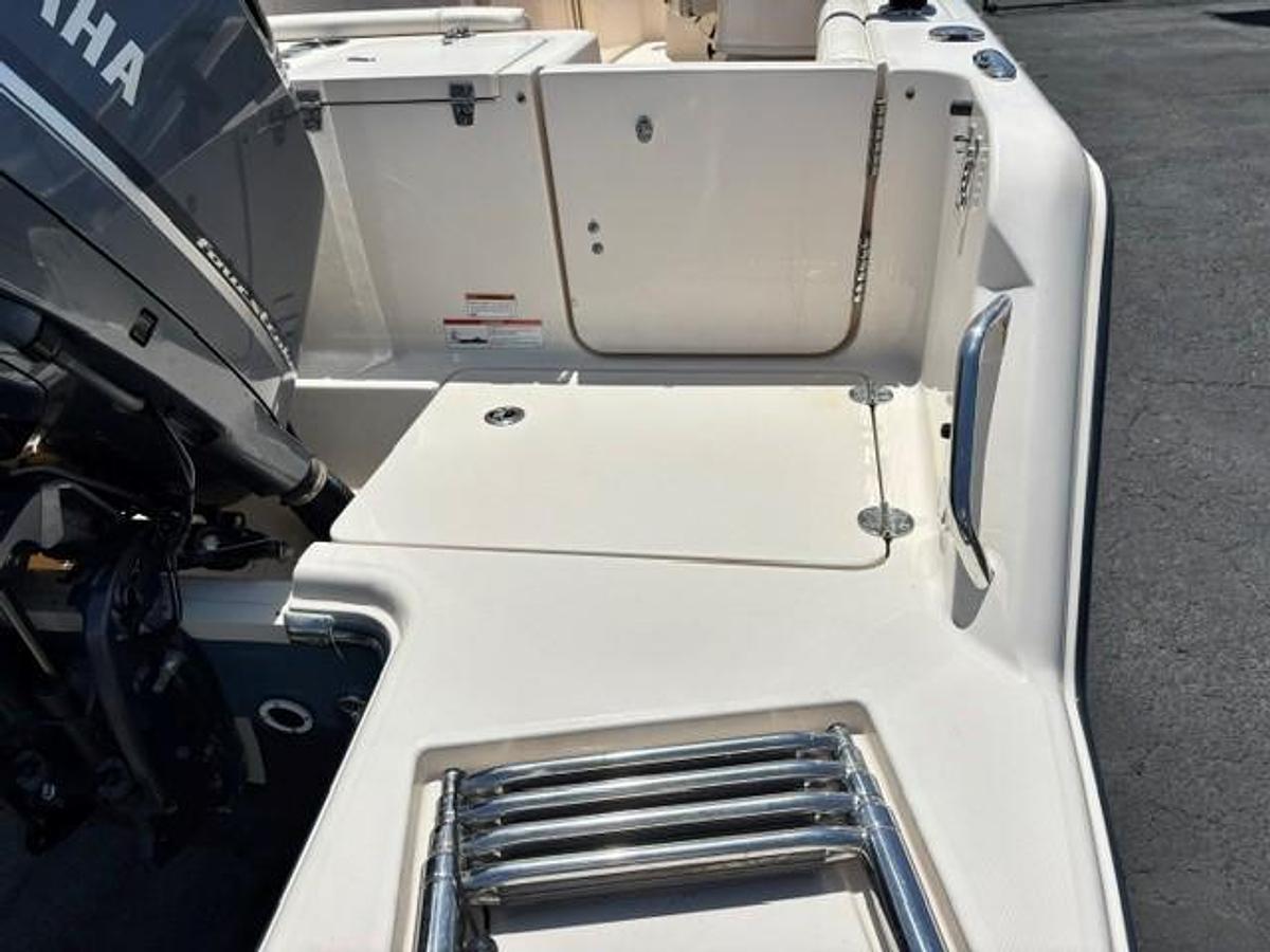 Used 2020 Grady-White Freedom 235