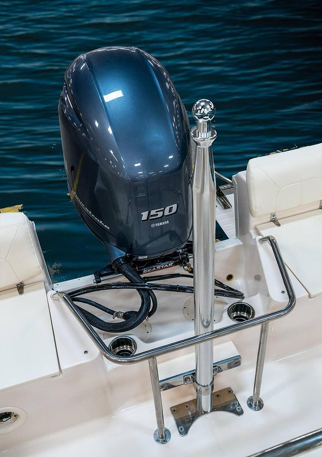 Fisherman 180  18' CENTER CONSOLE