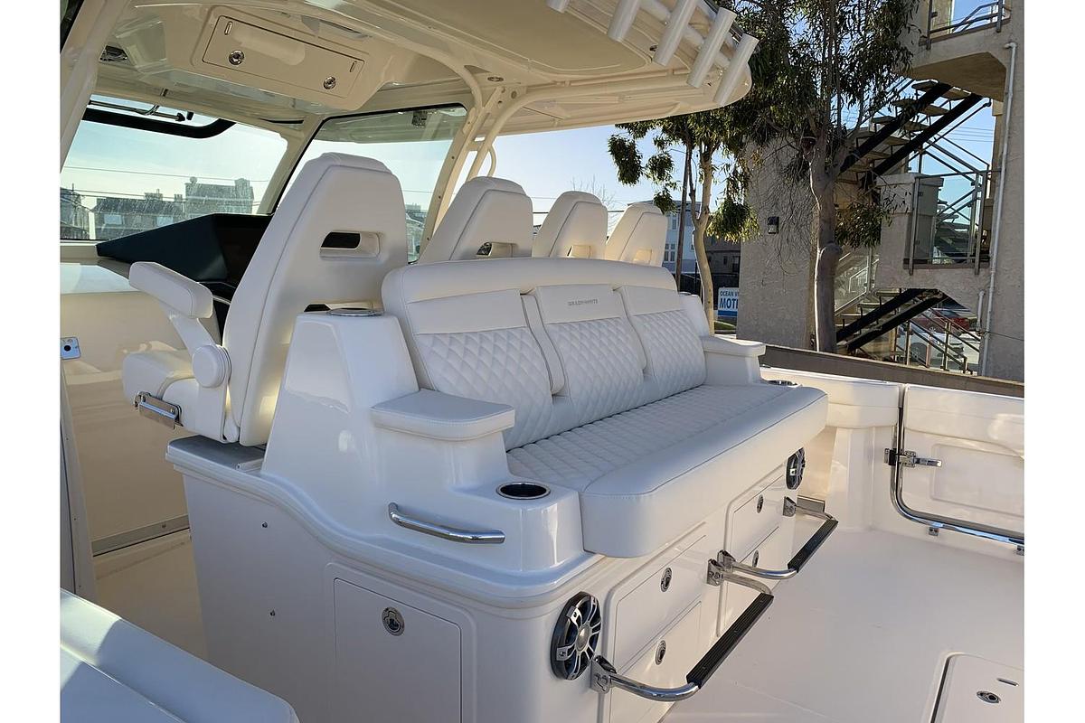 2025 Grady-White Canyon 386