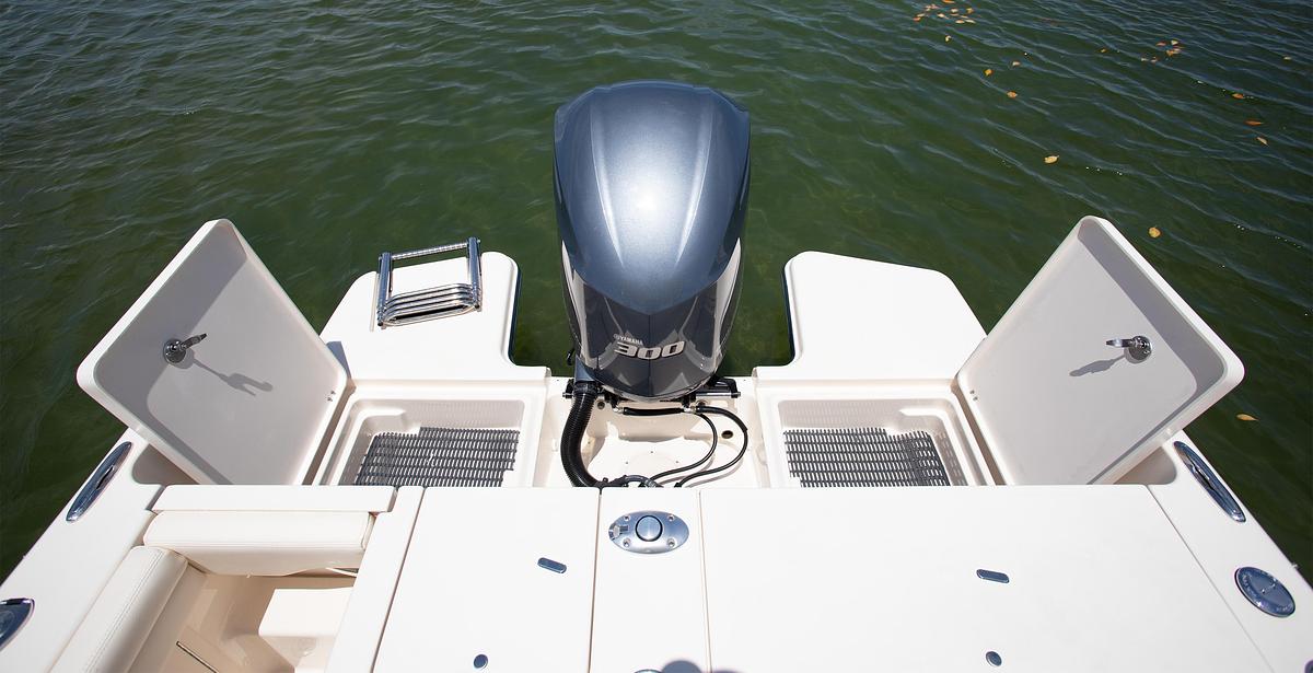 Freedom 235
23' DUAL CONSOLE