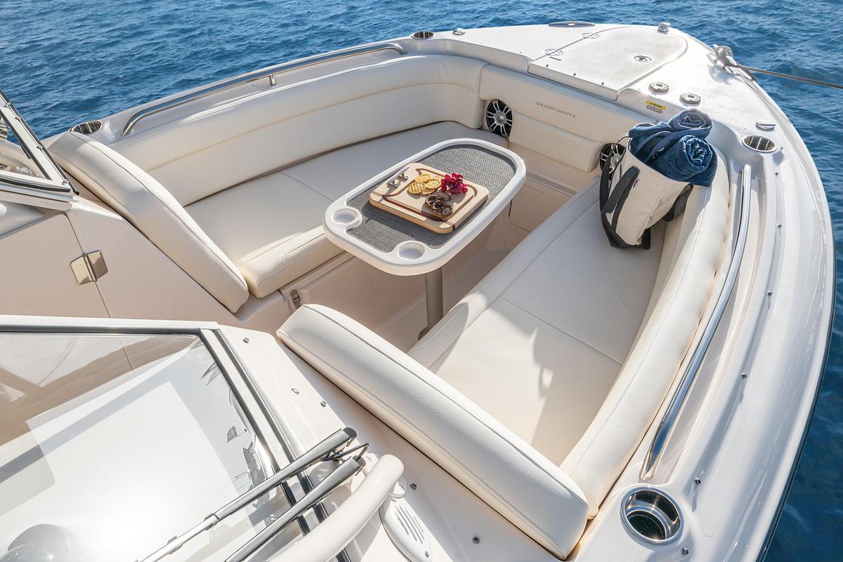 Freedom 275
27' DUAL CONSOLE