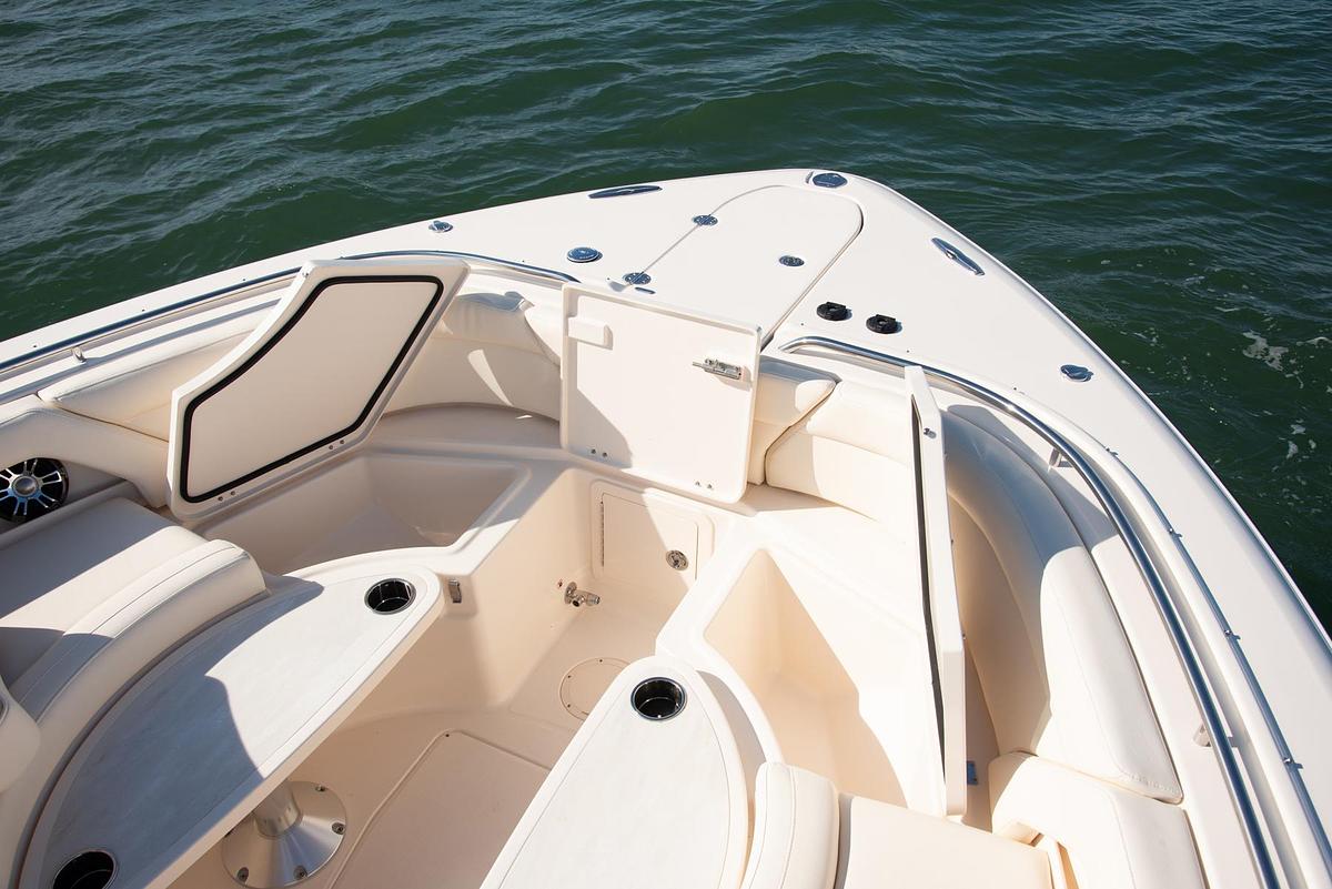 Freedom 375  37' DUAL CONSOLE