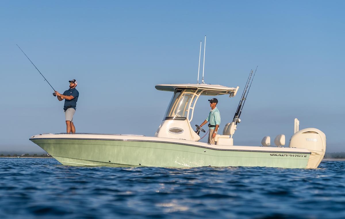 251 CE
25' COASTAL EXPLORER